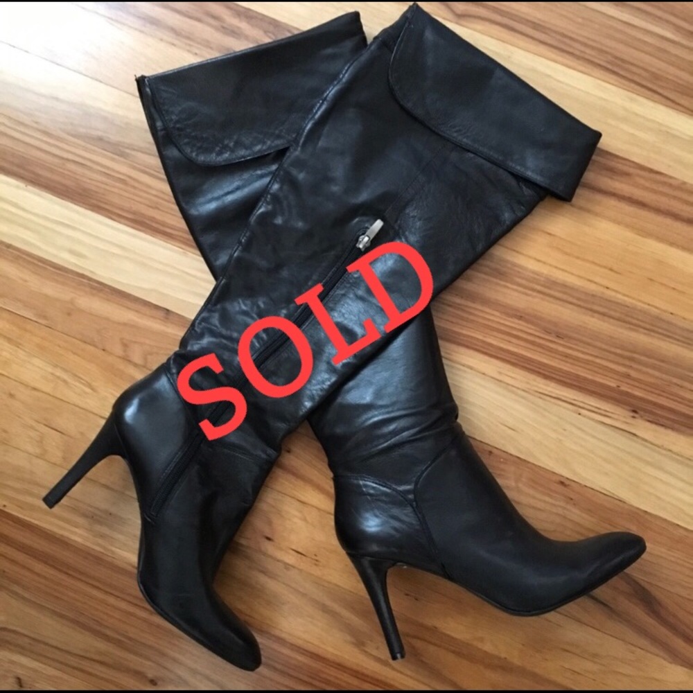 *****SOLD******  BLACK LEATHER KNEE HIGH BOOTS